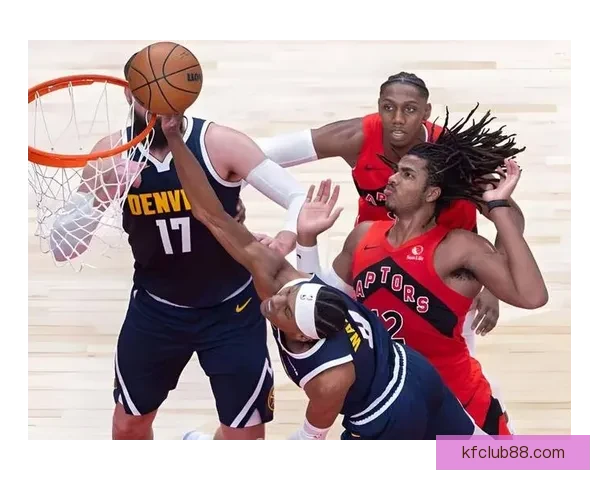 勇士掘金激烈对抗场面升级 小佩顿纳吉梅尔顿三人因冲突吃T